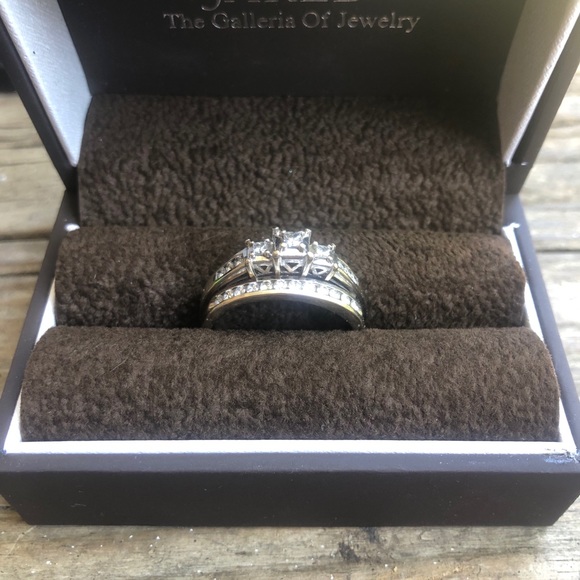 Jared diamond ring - Picture 2 of 5